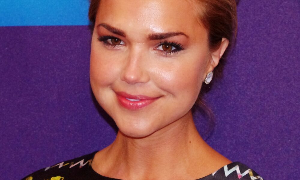 Arielle Kebbel - Popular People Bio