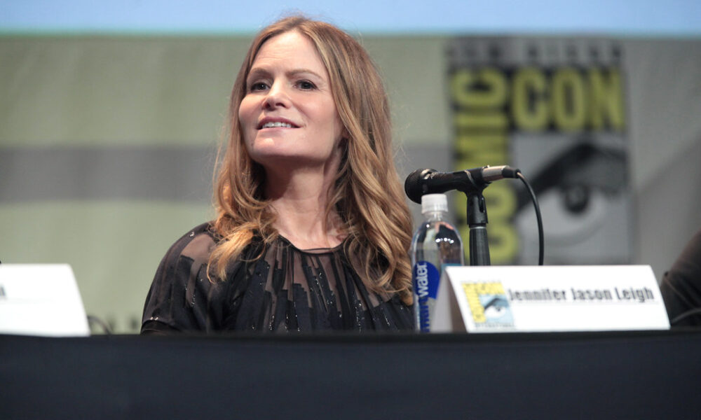 Jennifer Jason Leigh Popular People Bio